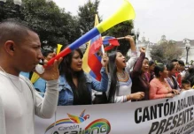 Con una marcha autoridades y pobladores insistieron en la aprobación de Ley Amazónica