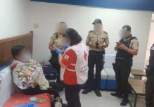 Una bebé recién nacida fue hallada en un contenedor de basura en Quito