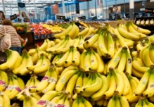 Exportaciones ecuatorianas seguirán pagando arancel del 10 % impuesto por EE.UU.