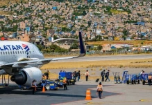 Perú impulsa nuevas rutas aéreas para conectar la Amazonía, la costa y Cuenca