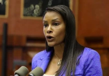El correísmo solicitó abrir un juicio político contra Diana Salazar