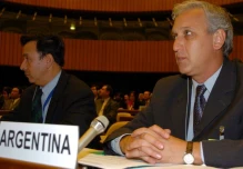 Ecuador convoca a embajador de Argentina tras el escape de exministra