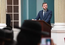 El comisario de Medio Ambiente de UE visita Ecuador