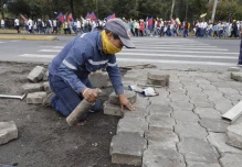 Quiteños salieron a minga para reparar daños en la capital