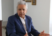 Lenín Moreno insiste que acusación por sobornos es "venganza" de Correa