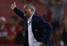 Ariel Holan dirigirá al Barcelona luego del choque ante Sao Paulo