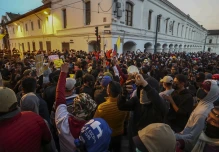 Colectivos sociales avivan e incrementan la protesta