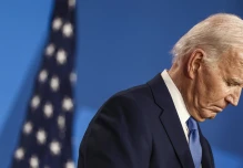Biden abandona la carrera presidencial y da su apoyo a Kamala Harris