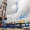 Precio del petróleo cayó este 25 de marzo por expectativas de tregua en Medio Oriente