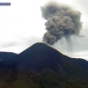 Volcán Reventador emana columnas de vapor y ceniza de 1 000 metros
