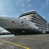 El crucero Silver Moon llegó a Manta y Guayaquil