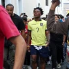 El youtuber Speed revoluciona Quito a bordo de una chiva