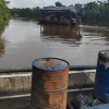Ejército de Colombia destruye dragas de minería ilegal en Putumayo y Amazonas