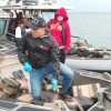 Detienen a dos colombianos en Ecuador con cerca de 1.700 paquetes de droga en "narcobarca"