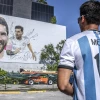 Un mural de 20 metros de un Messi sonriente le da la bienvenida a Miami