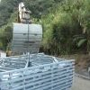 El armado de puente Bailey en la vía Baños-Puyo inició