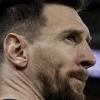 Messi vive un momento insólito ante Independiente del Valle: hinchas irrumpen y lo derriban