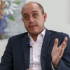 Inversores están "en espera" por juicio político a Lasso