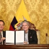 Gobierno emitió reglamento de Ley de Comunicación para "blindar la democracia"