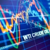 El petróleo WTI, referente de Ecuador, bajó a $ 77,68 el barril
