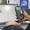 El Consulado de Ecuador en Madrid pide ayuda a los jóvenes para el voto electrónico