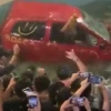 ¿Cuál es la historia del Twingo en la piscina de Macas?