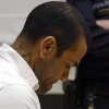 Dani Alves irá 4 años y medio a la cárcel por violar a una joven en Barcelona