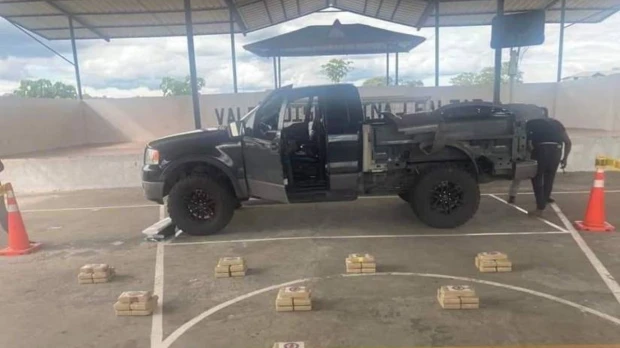 131 kilos de cocaína fueron decomisados en un vehículo en Pastaza