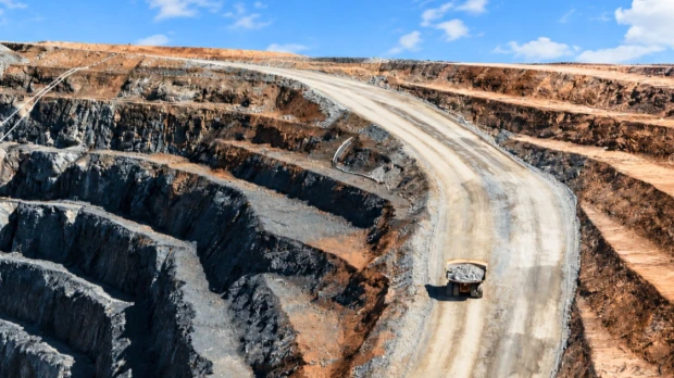 Minería en Ecuador bajo escrutinio en Australia y Canadá