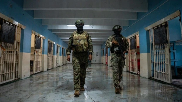 Policías y militares retirados controlarán seguridad de las cárceles