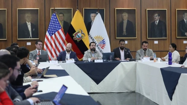 Ecuador y Estados Unidos estrechan lazos para legislar sobre Inteligencia Artificial