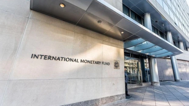FMI proyecta que Ecuador crecerá 2,7 % en 2026, mientras los cortes eléctricos afectan a la industria