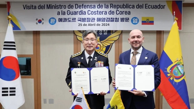 Corea del Sur donó buque guardacostas a Ecuador