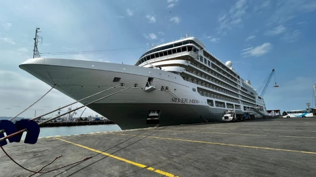 El crucero Silver Moon llegó a Manta y Guayaquil