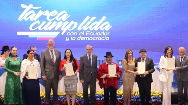 El CNE completa la entrega de credenciales a los 137 asambleístas