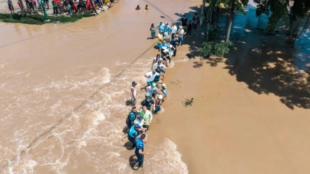 Lluvias en Machala inundan viviendas y comercios tras el desbordamiento del canal El Macho