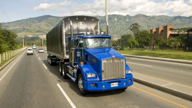 Colombia mueve más carga por carretera, pero con menor peso por viaje