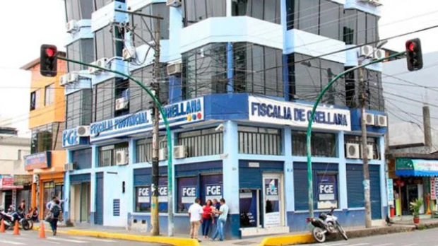Una mujer fue apuñalada y su hija degollada en Orellana; el sospechoso permanece detenido