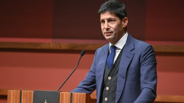 Kevin Warsh asume la presidencia de la Fed tras aprobación del Senado de EE.UU.