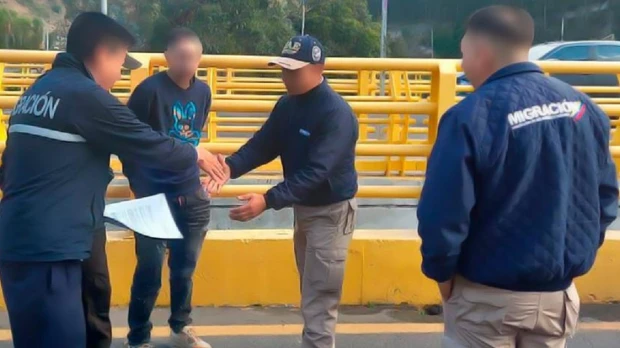 Ecuador deportó a colombiano vinculado con ‘Los Lobos’