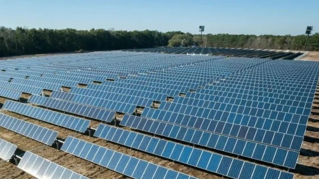Perú proyecta inversiones solares por US$1.805 millones, pero 13 proyectos siguen pendientes