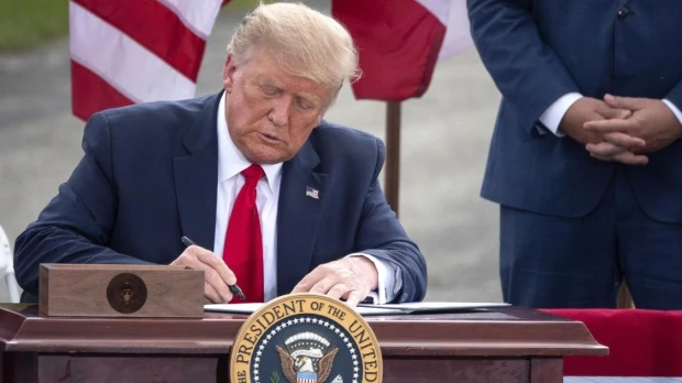 Trump prometió auge petrolero, pero el sector enfrenta despidos y menor extracción