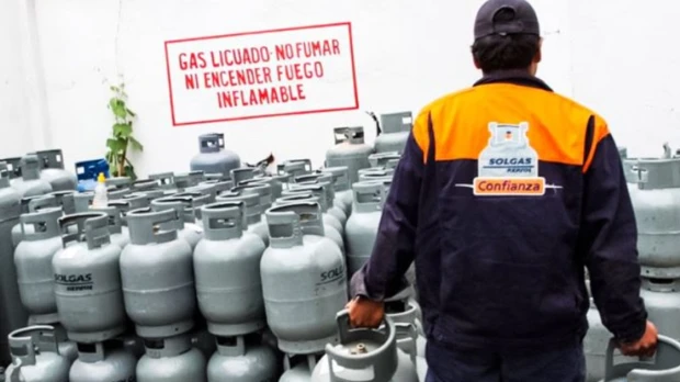 Crisis del gas en Perú expone falta de respaldo en ducto que genera casi la mitad de la electricidad del país