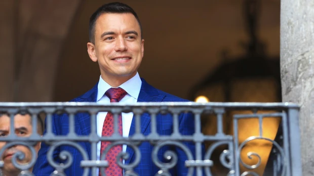Noboa proclama victoria en el referéndum 