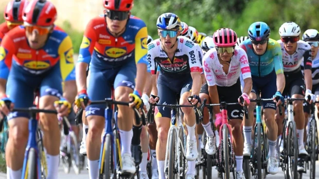 Carapaz terminó séptimo en la primera etapa del Giro de Italia 