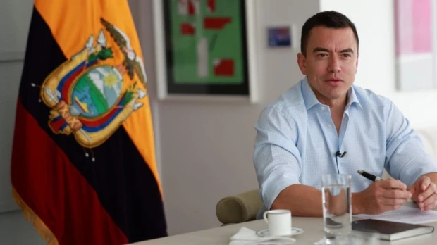 Noboa descarta apagones para los hogares y defiende el alza eléctrica para la industria