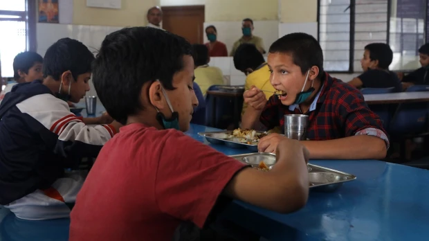 El efecto de la pandemia aún afecta la alimentación escolar en América Latina y el Caribe