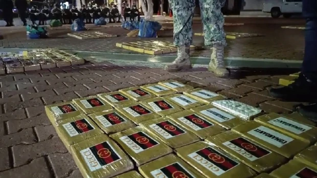 Una tonelada de droga fue incautada en una lancha cerca de Galápagos