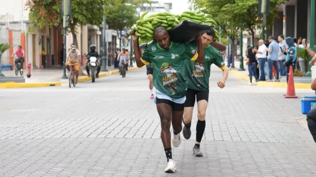 Abraham Tolosa gana por tercera vez la Maratón del Bananero en Machala