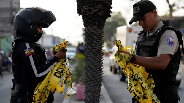 Sicarios asesinan a cuatro personas dentro de un vehículo